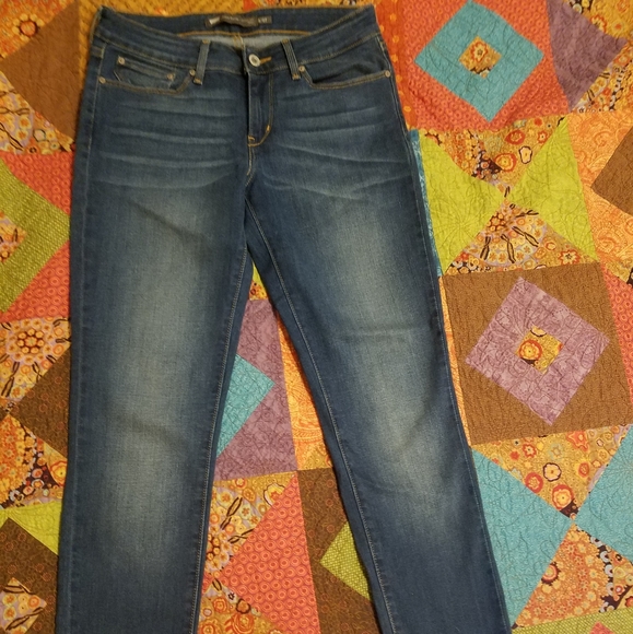 Demi Curve Modern Rise Levi's Skinny Jean - Picture 3 of 4